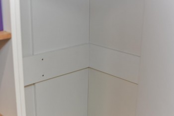 Шкаф угловой «Оксфорд» (Ривьера/Белый с рисунком) в Алейске - alejsk.mebel54.com | фото